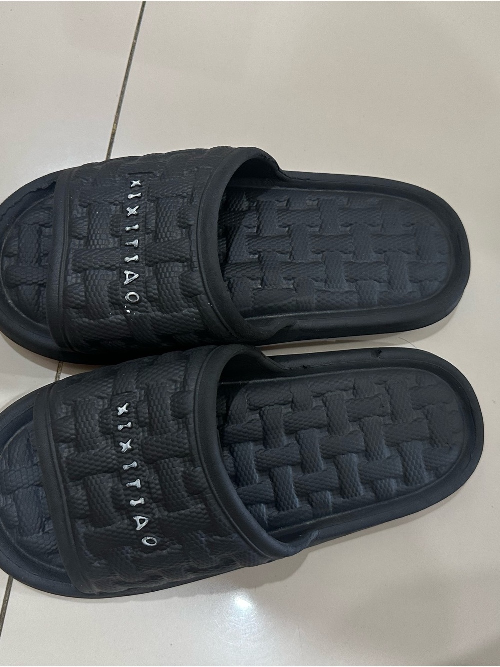 XIXITIAO Men’s Black Slide Sandals - Cushioned Comfort